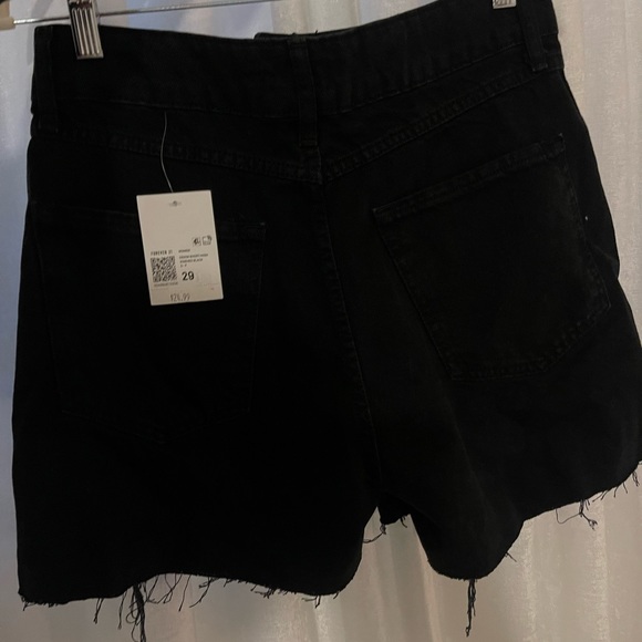 Forever 21 black high waisted jean shorts with tags - Picture 3 of 4